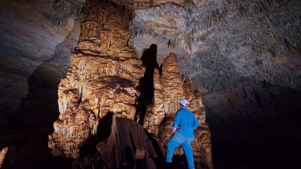 Caves reveal Australia wasteland's secret past