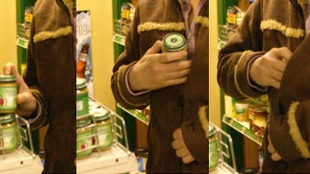 Convenience store shoplifting 'losses triple'