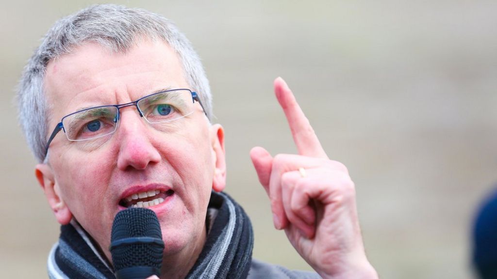 Ó Muilleoir denounces DUP plan for RHI as 'sticking plaster'