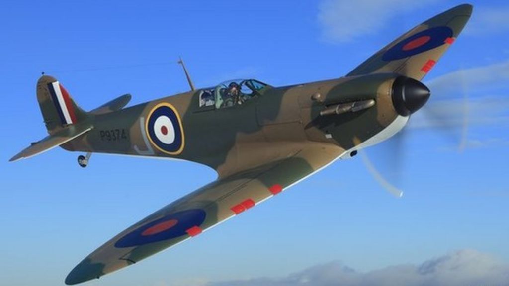 Restored Spitfire sold for £3.1m