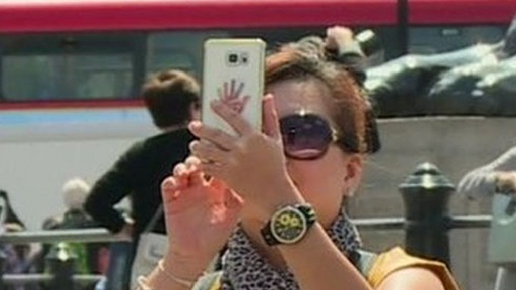 VIDEO: Could Brexit mean higher roaming costs?