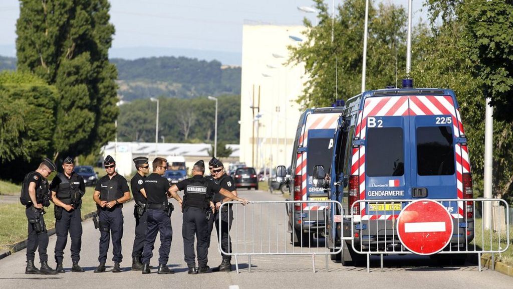 French beheading suspect sent selfie