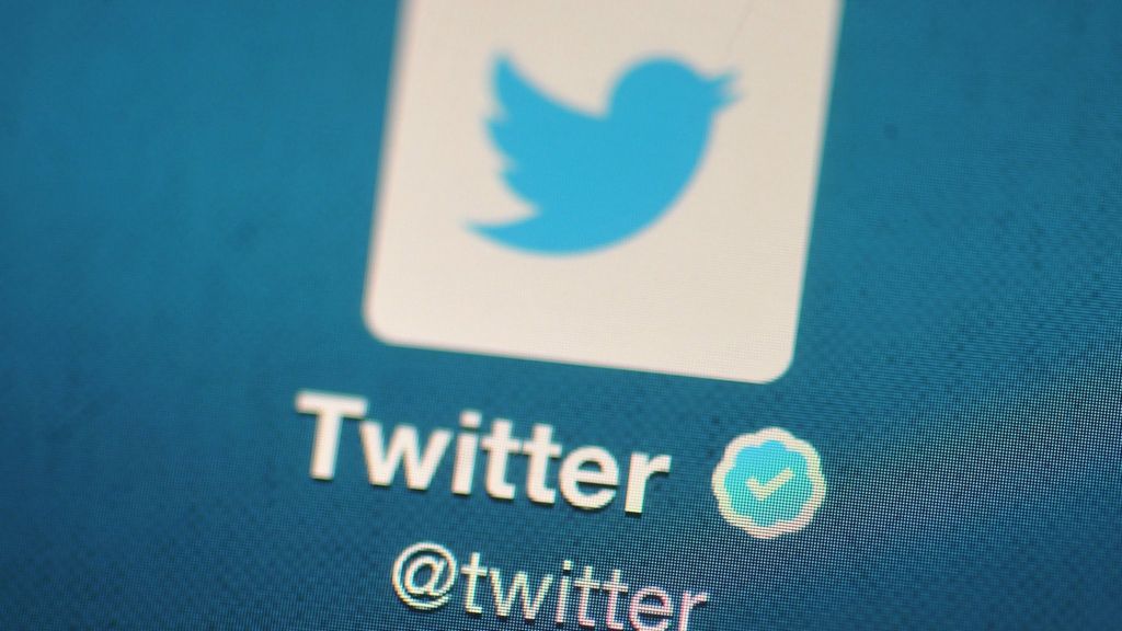 Twitter warns of government 'hacking'