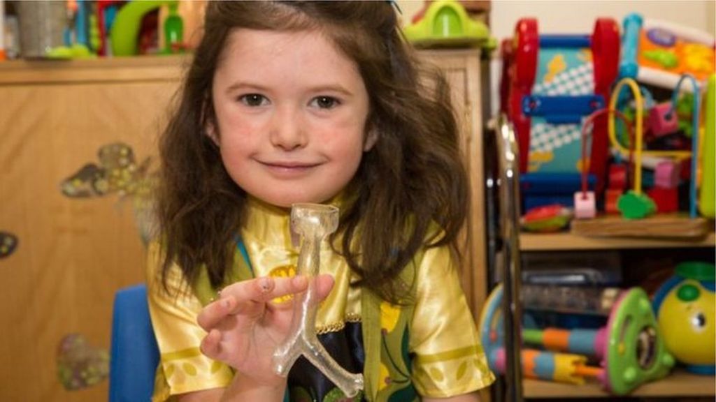 3D technology 'changes girl's life'
