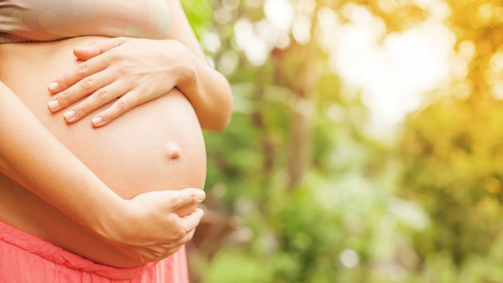 A Rara Condição De Mulheres Que Concebem Um Segundo Bebê Quando Já Estão Grávidas Bbc Brasil 