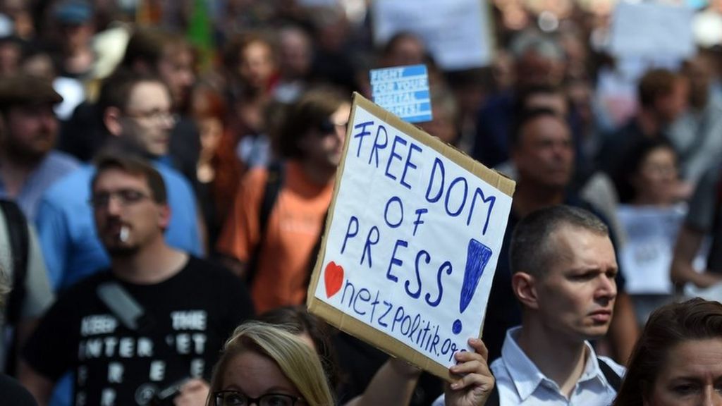 German prosecutor axed in treason row