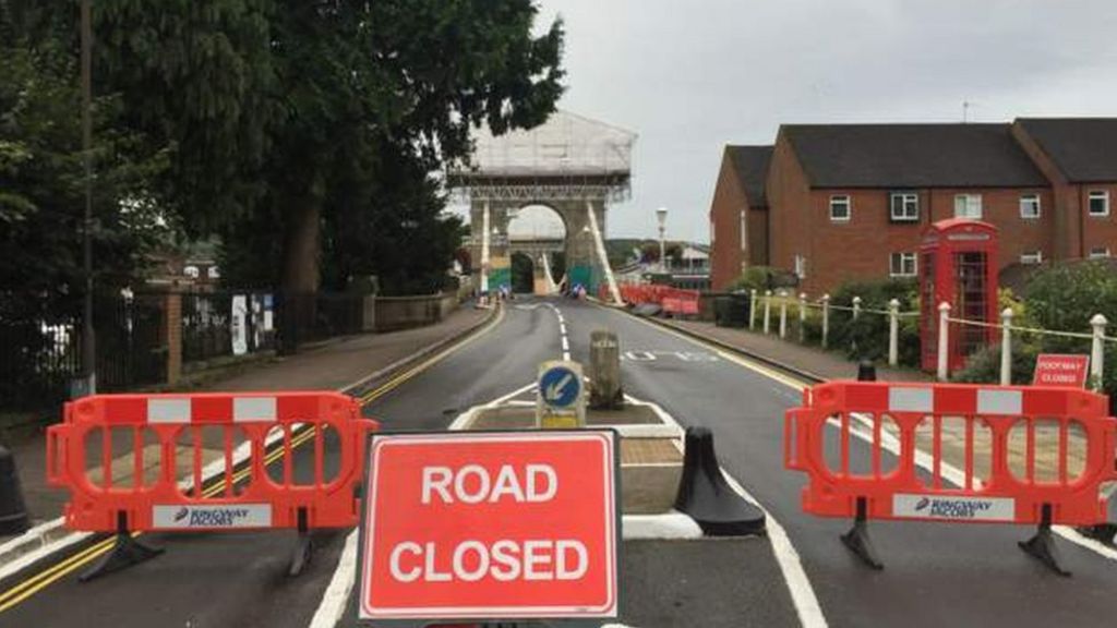 Thousands of bridges 'not fit' for heaviest lorries