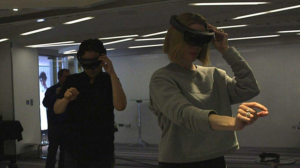 Fashion show through a Hololens