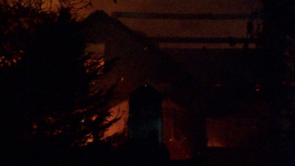 Residents evacuated after Belfast blaze - BBC News