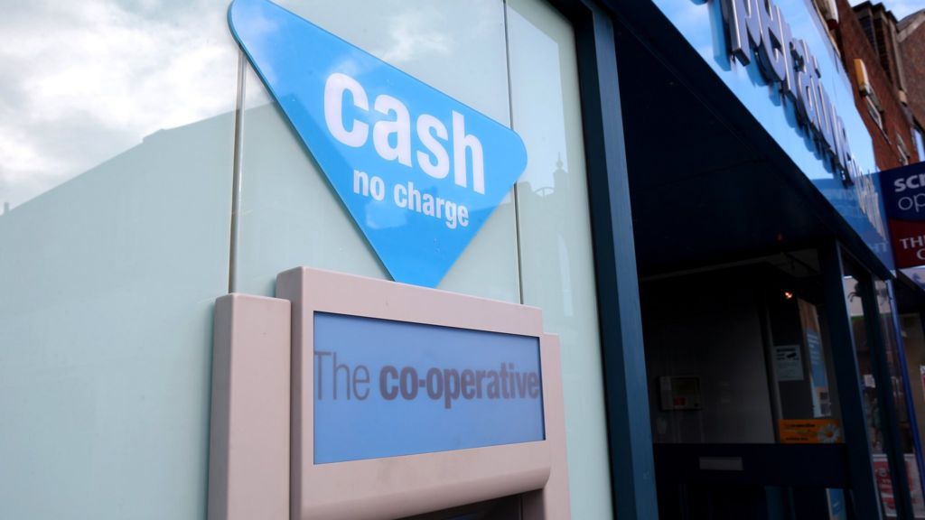 Nine UK banks launch fee-free accounts