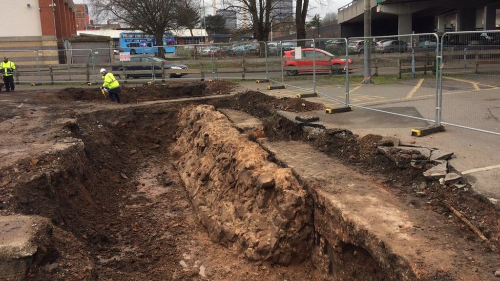 Medieval wall found beneath Coventry car park - BBC News