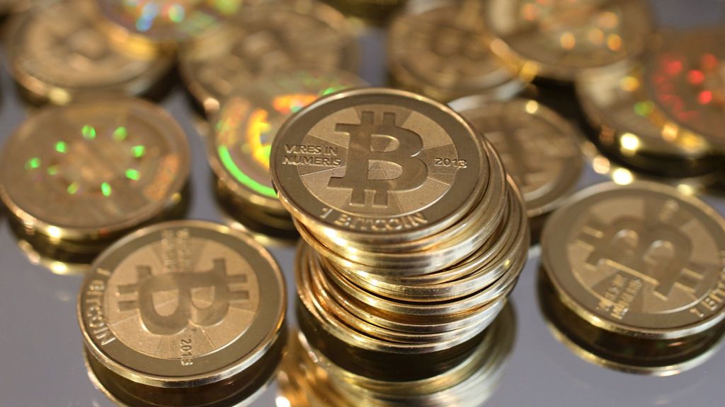 Silk Road investigator pleads guilty