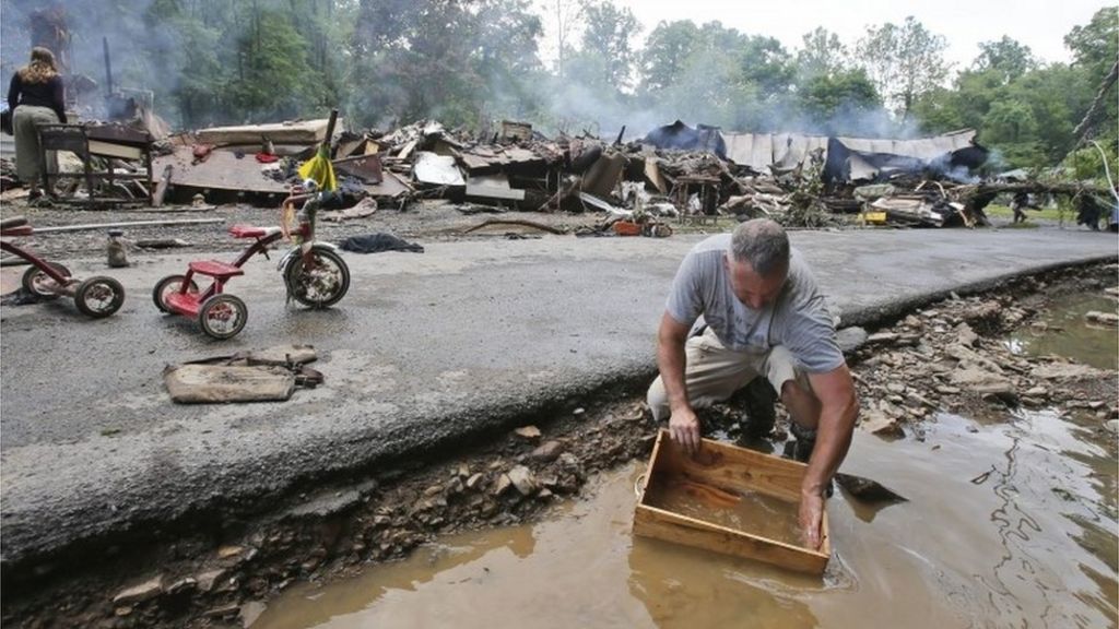 Fourteen people die in West Virginia floods