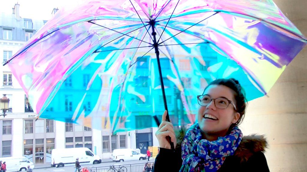 Umbrella sends distress alert when left behind