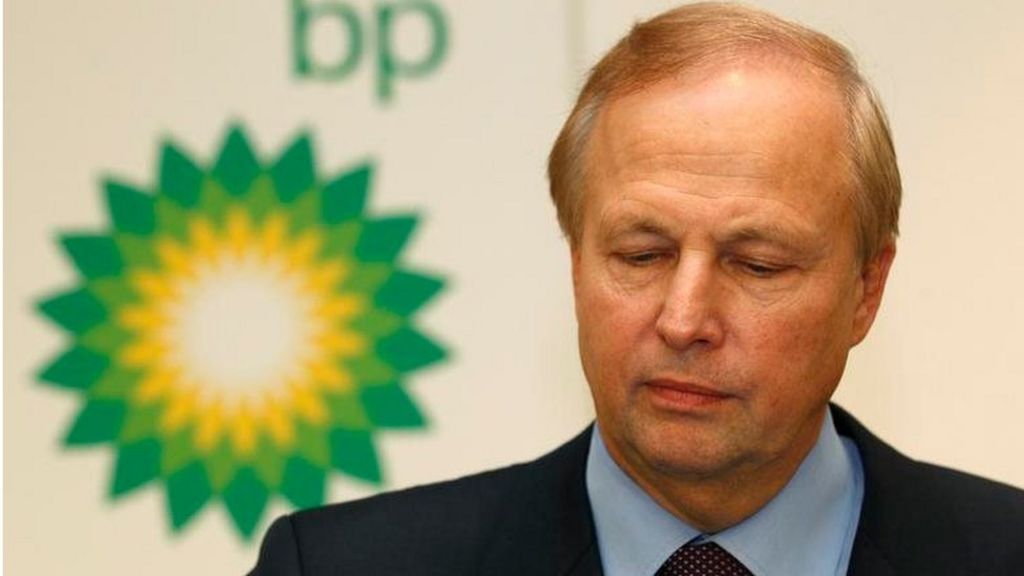 BP investors reject chief's £14m pay