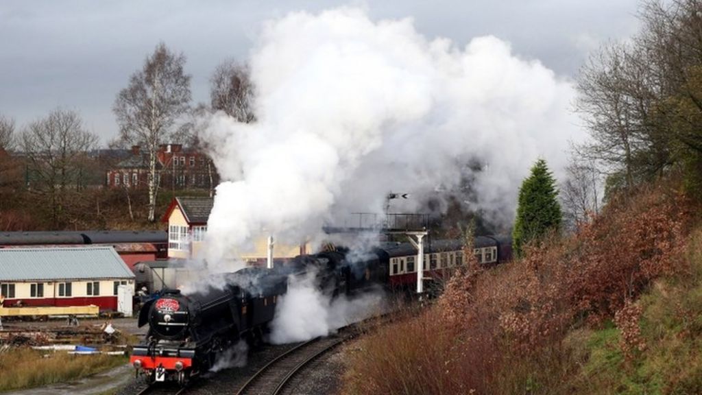 Iconic Flying Scotsman back on tracks