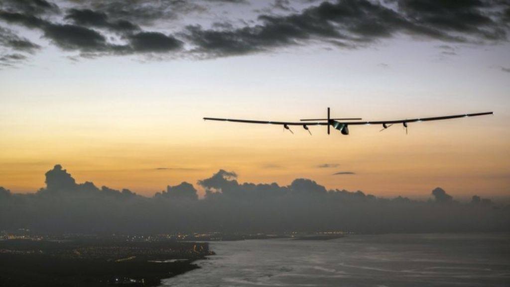 Solar Impulse plane lands in Hawaii