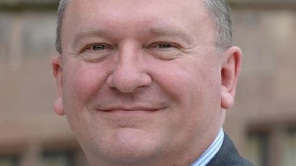Coventry councillor Philip Townshend: Complaints over degree plans - BBC News