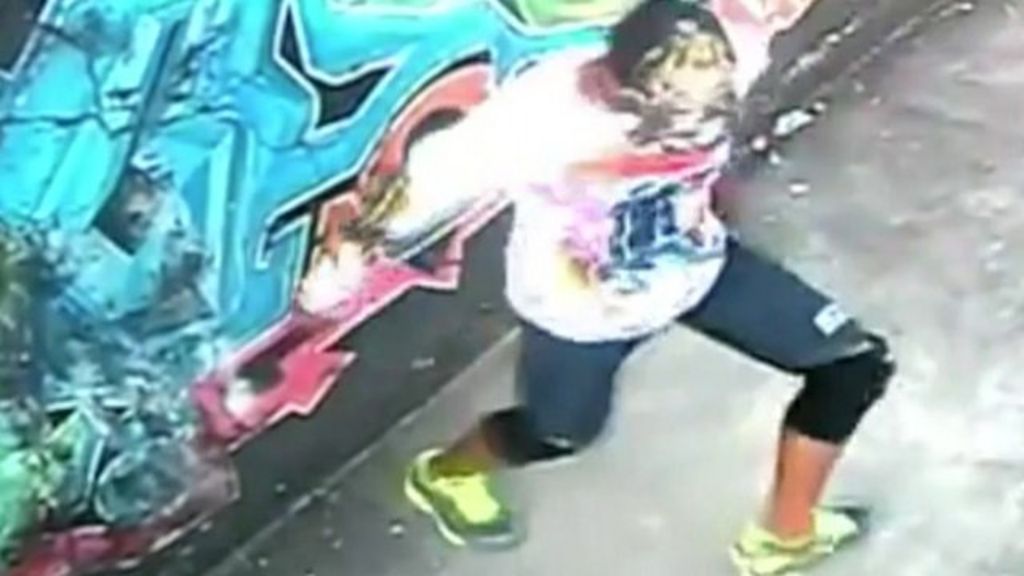 Brazilian dance craze sweeps through Rio's favelas - BBC News