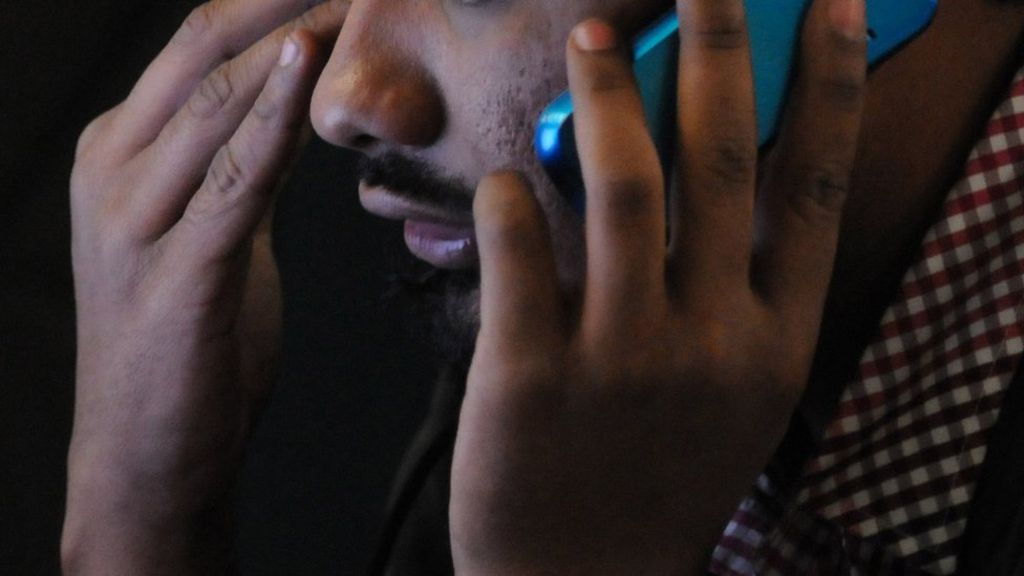 Pakistani farmers to be given five million smartphones