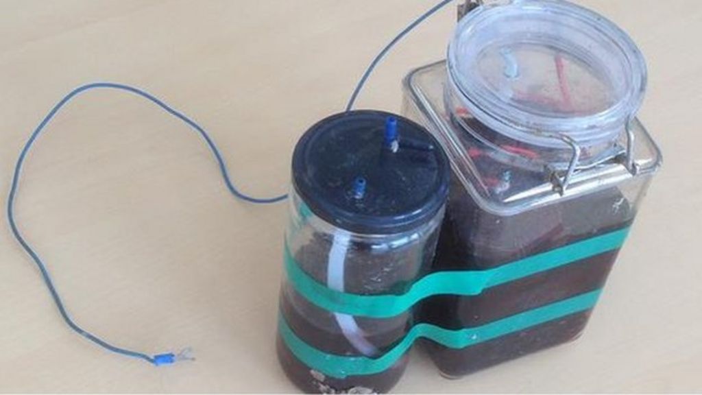 'Bomb-like' device closes scrap yard