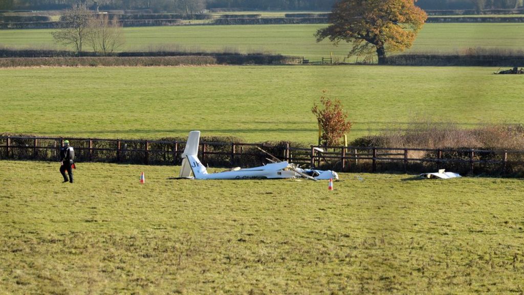 Glider pilot dies in mid-air crash in Leicestershire