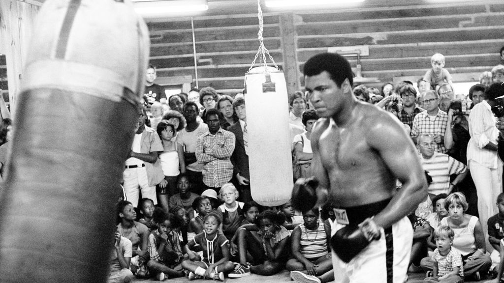 Boxing Legend Muhammad Ali Dies Aged 74 - BBC News