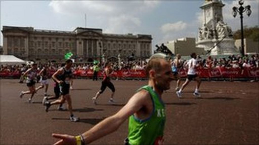 London marathon Thousands join recordbreaking elite BBC News