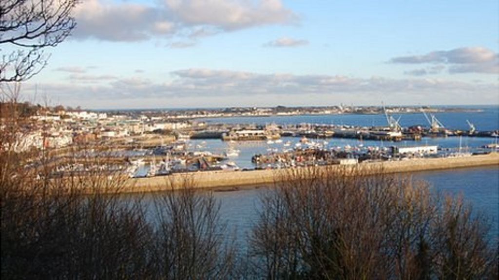 Rothschild Trust Guernsey cuts staff by third BBC News