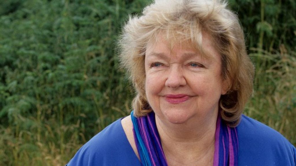 Author Maeve Binchy Dies Aged 72 Bbc News 