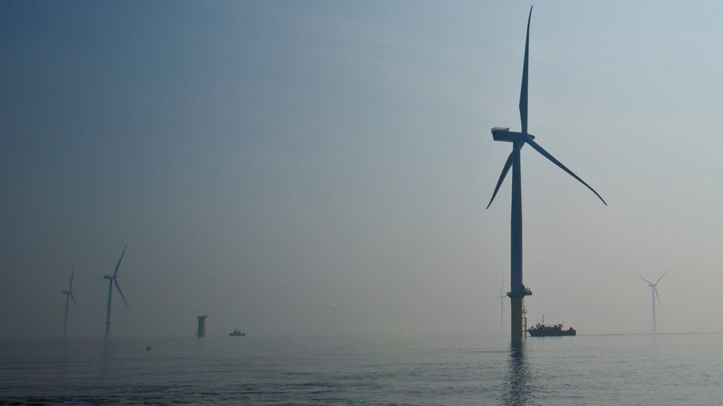 First electricity produced at London Array wind farm BBC News