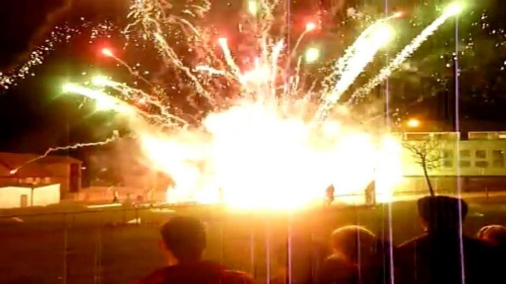 'Freak' fireworks Apology after display in Oxgangs Brae goes wrong