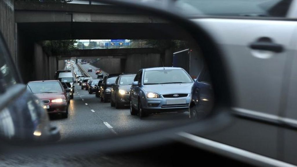 Car insurance prices 'falling at record rate' - BBC News