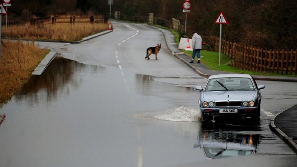 Flood Warnings Remain As Wet Weather Continues - BBC News