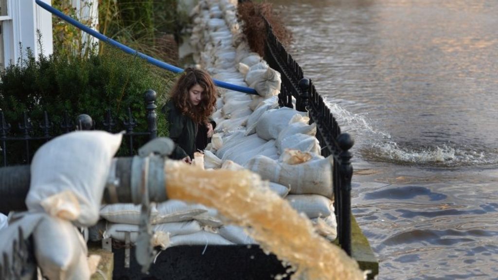 Met Office 2012 Was Uks Second Wettest Year On Record Bbc News