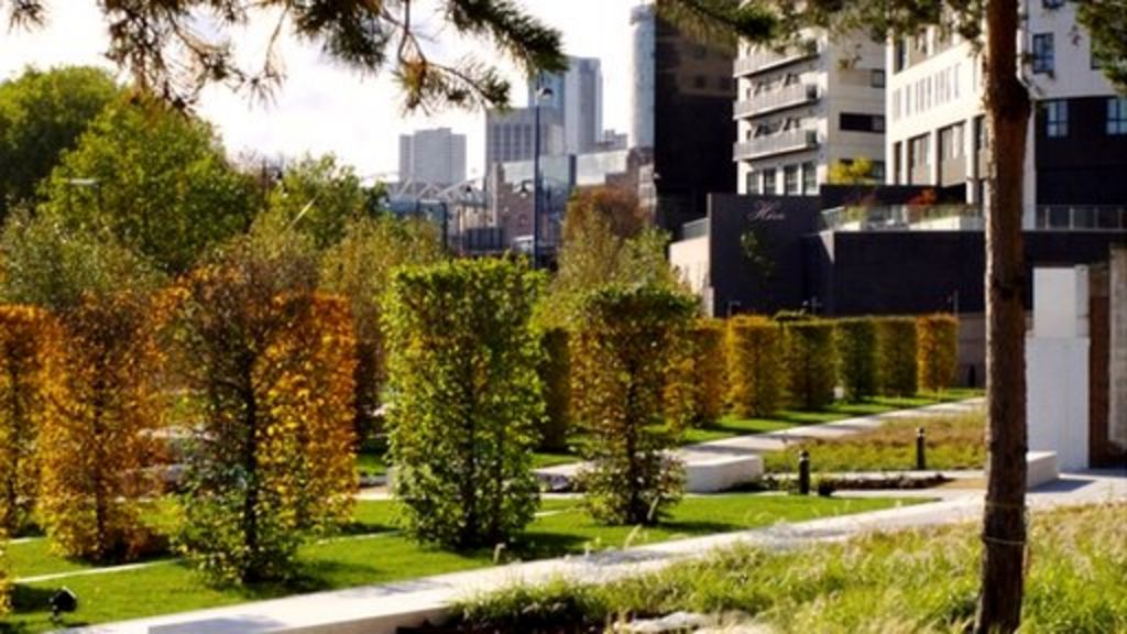 Birmingham's 'first new park for a century' opens  BBC News