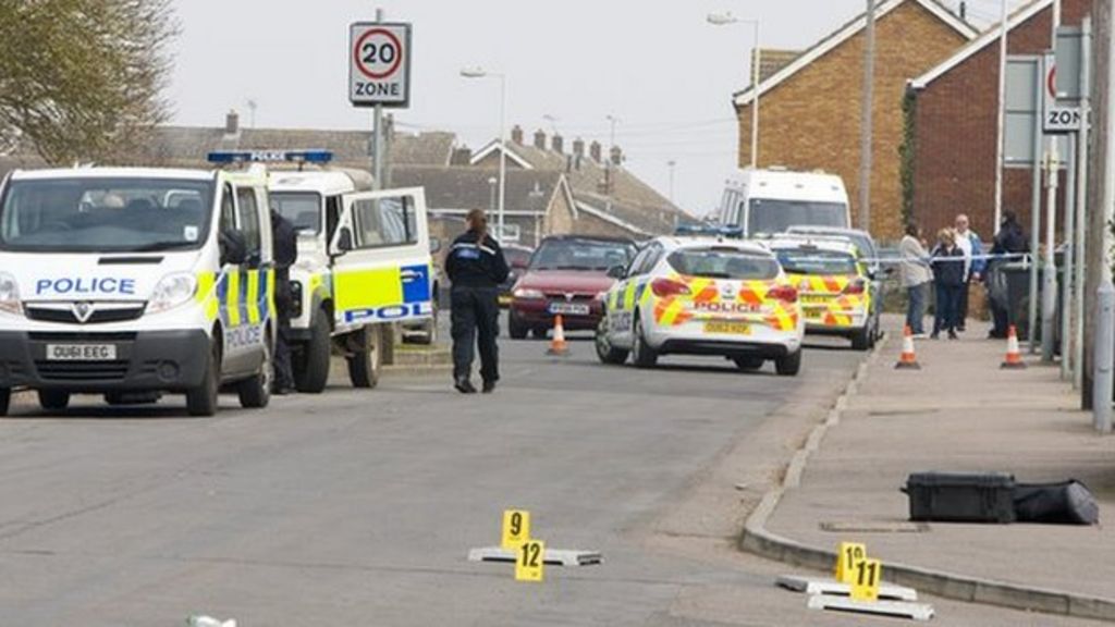 Luton Fatal Shooting Two Men Questioned And Bailed Bbc News