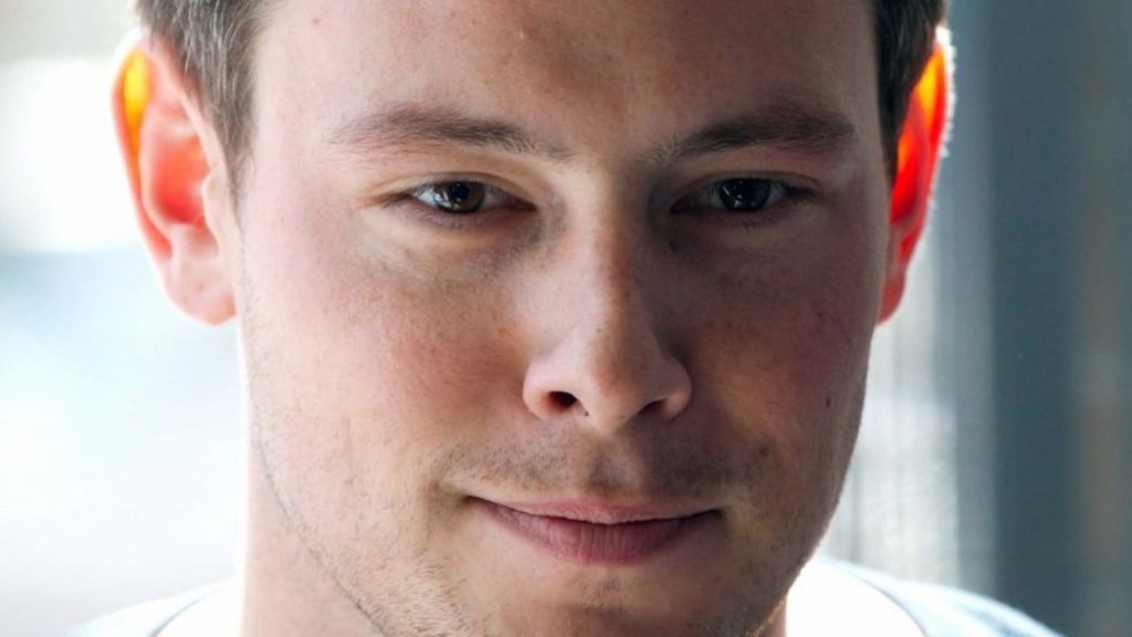 glee-star-cory-monteith-dies-in-canada-hotel-bbc-news
