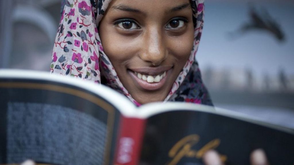 In Pictures Somaliland Goes Crazy For Books Bbc News