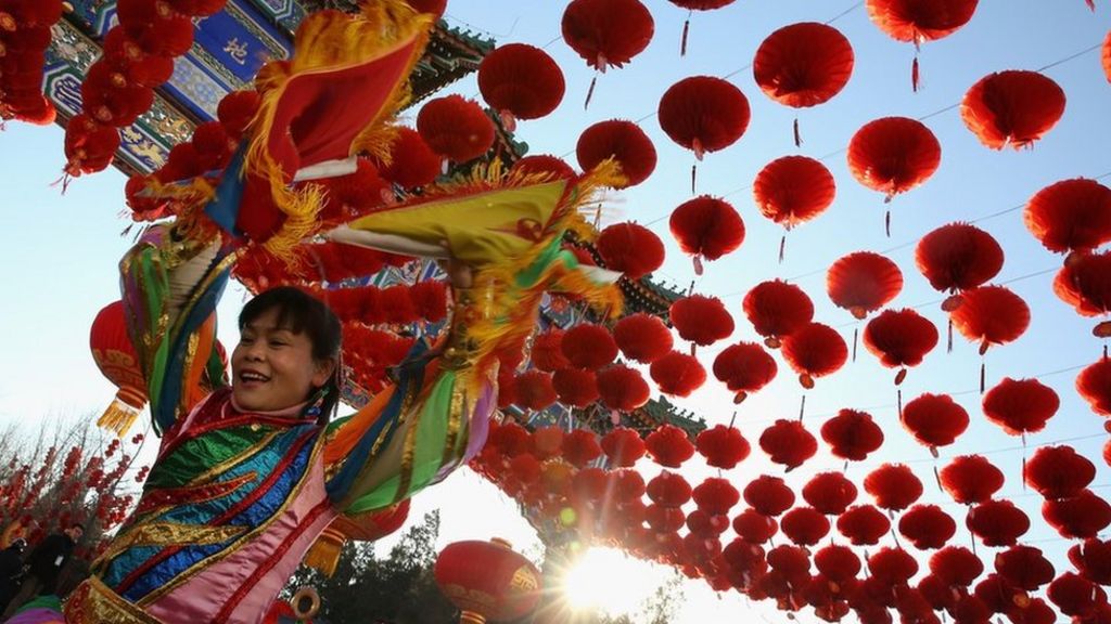 In pictures: Chinese New Year around the world - BBC News