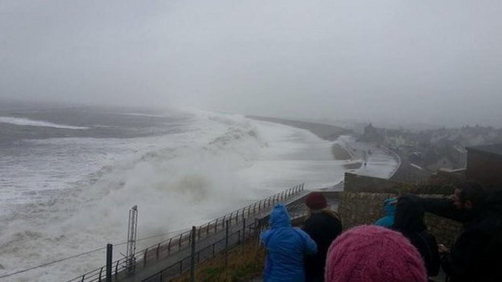 Portland residents put on flood alert as sirens sound BBC News