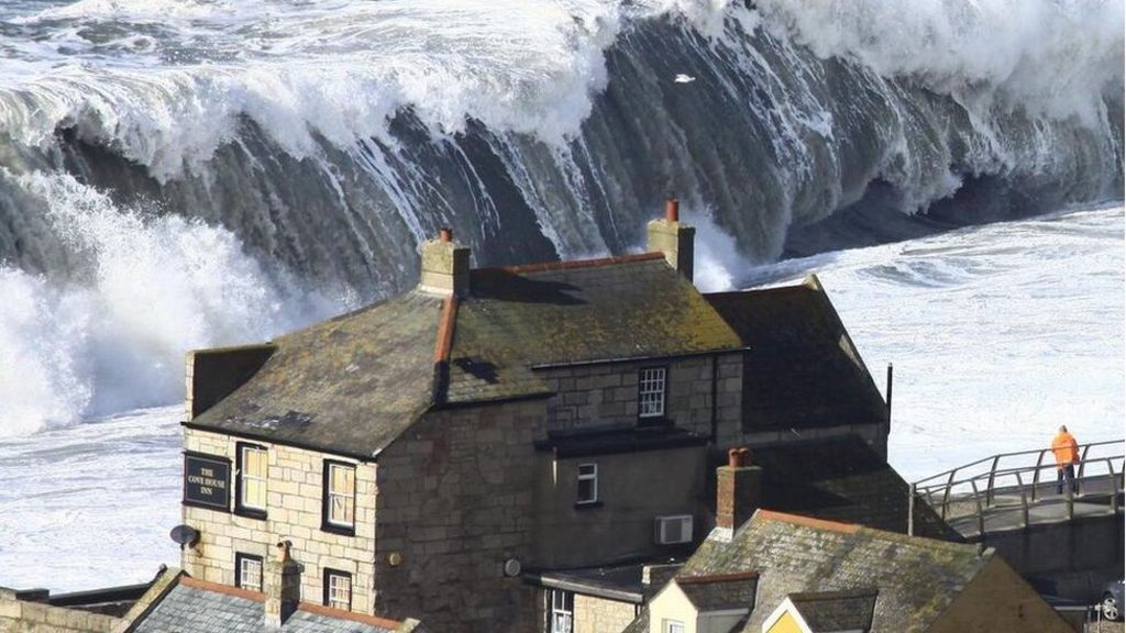 10 key moments of the UK winter storms BBC News