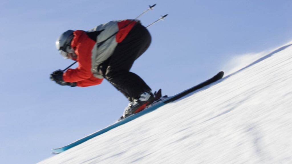 Do skiing apps encourage dangerous behaviour? BBC News