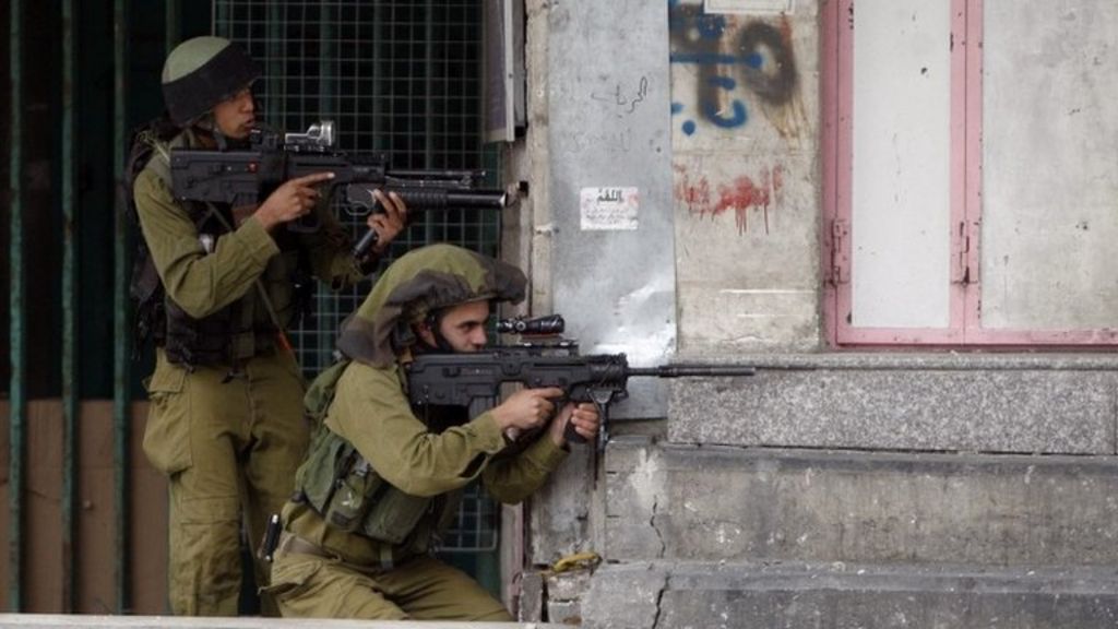 Three Palestinians killed in Israeli raid on Jenin - BBC News
