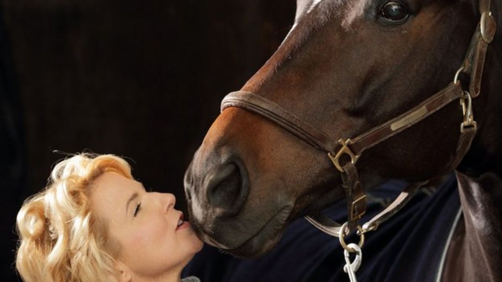 The blind rider who's back in the saddle BBC News