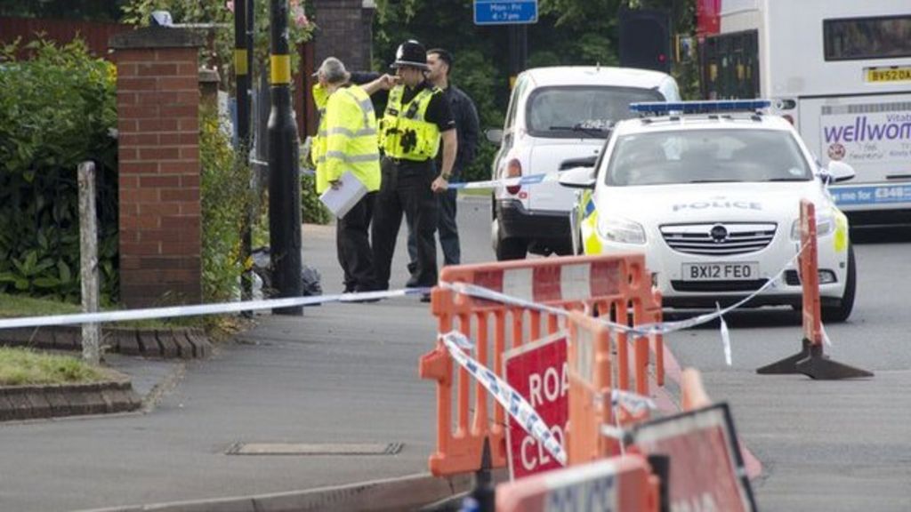 Birmingham Shooting: Man Killed In Sparkbrook, Two Injured - BBC News