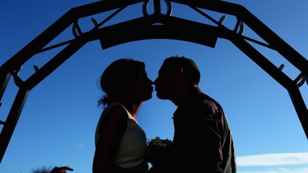 Gretna Green The bit of Scotland where English people go to get married BBC News