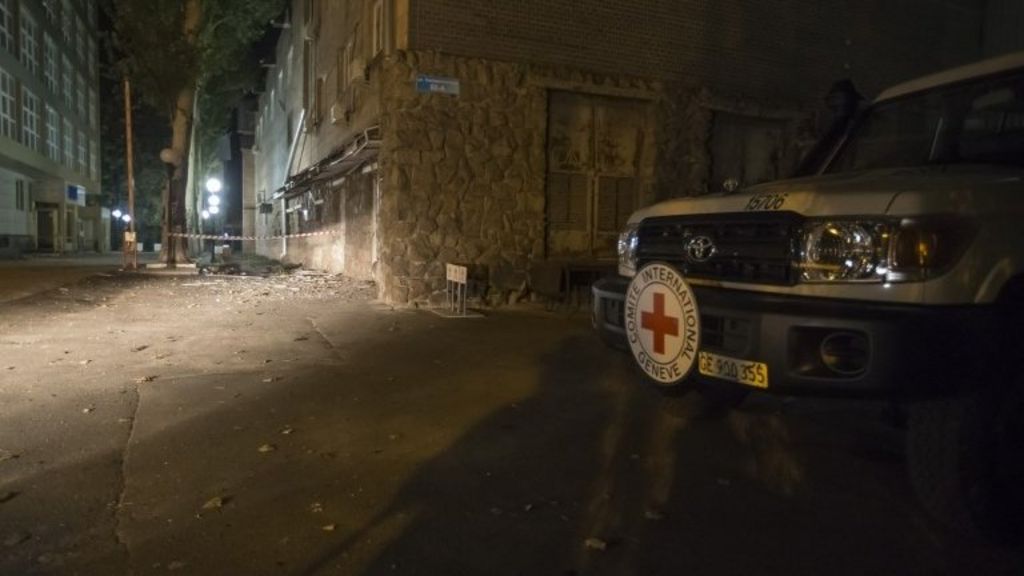 Ukraine Crisis Red Cross Condemns Donetsk Shelling Bbc News 