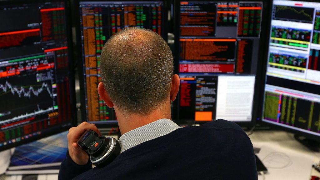 Unilever sends FTSE 100 higher