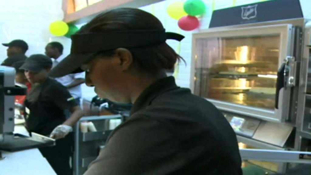 Will fast food revolutionise eating habits in Kenya? BBC News